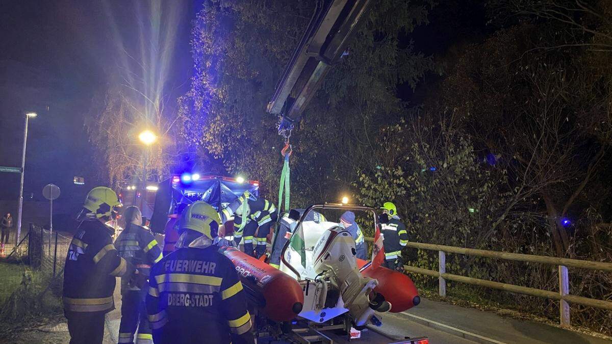 Menschenrettung | Mann Stürzte In Der Nacht In Kindberg In Die Mürz